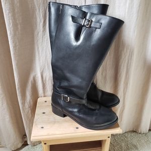 Leather boots with extra wide calf